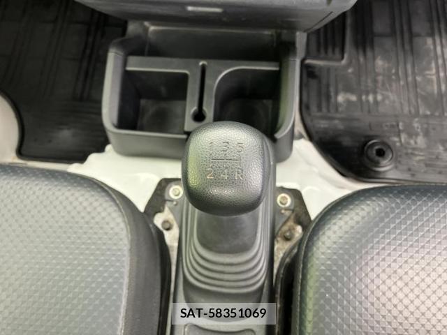 Subaru SAMBAR TRUCK 2022-04 8550943-13