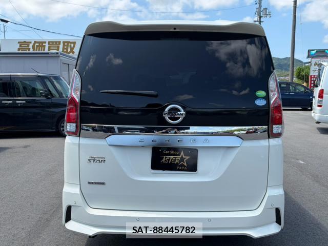 Nissan SERENA 2018-09 8546605-1