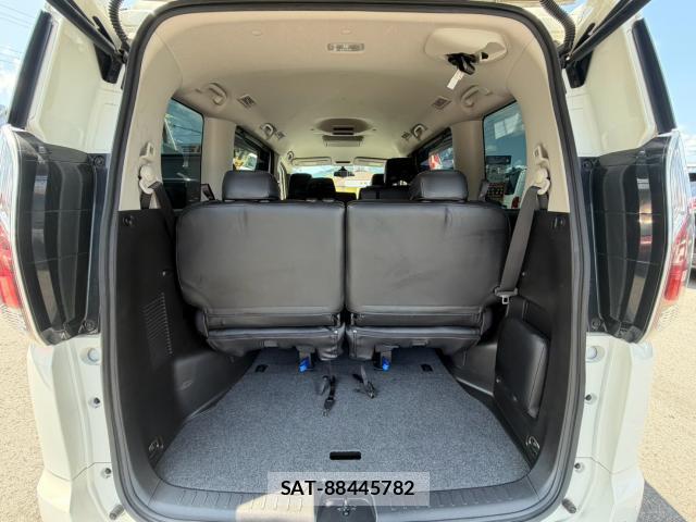 Nissan SERENA 2018-09 8546605-18