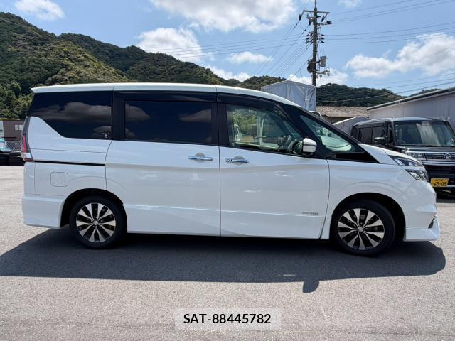 Nissan SERENA 2018-09 8546605-3