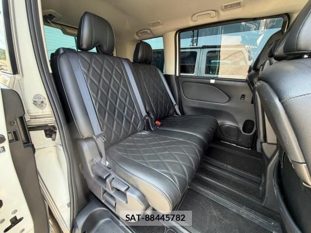 Nissan SERENA 2018-09 8546605-6