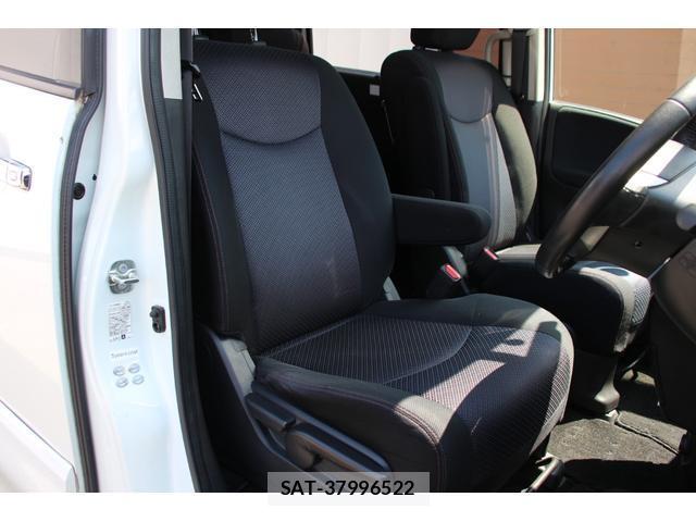 Nissan SERENA 2013-08 8547012-13