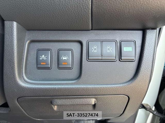Nissan SERENA 2016-03 8547093-12
