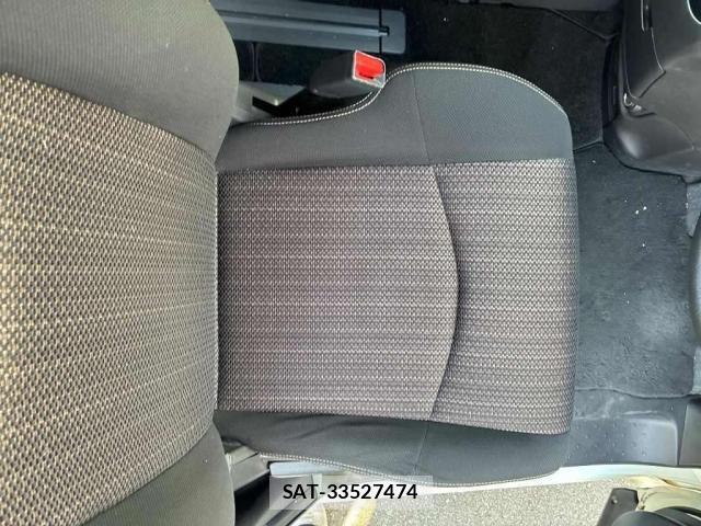 Nissan SERENA 2016-03 8547093-13