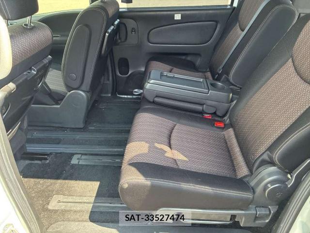Nissan SERENA 2016-03 8547093-6