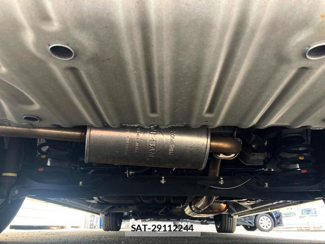 Nissan SERENA 2017-09 8547167-19