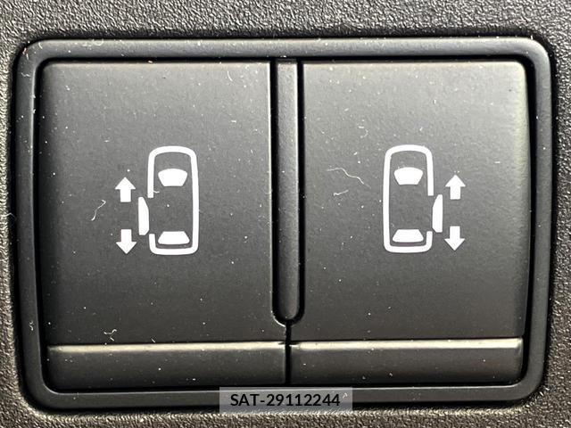 Nissan SERENA 2017-09 8547167-5