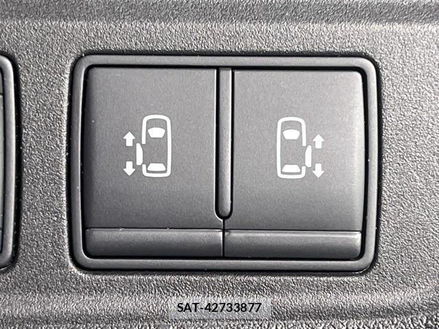 Nissan SERENA 2017-02 8547296-2