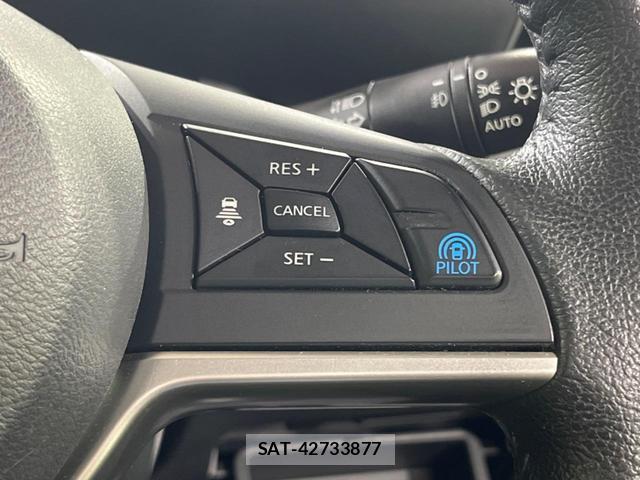 Nissan SERENA 2017-02 8547296-6
