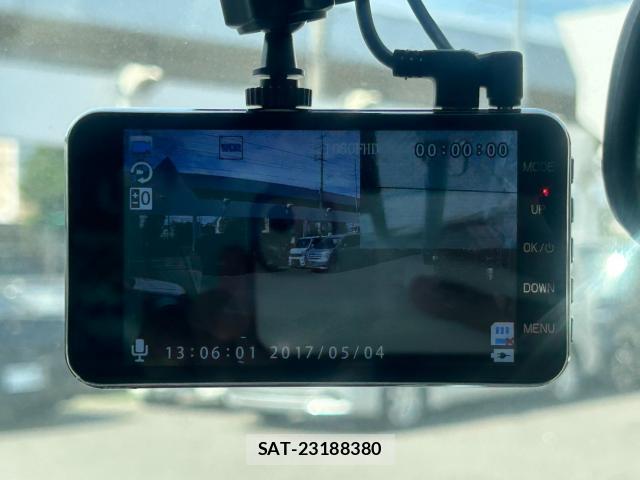 Nissan SERENA 2010-02 8547998-11