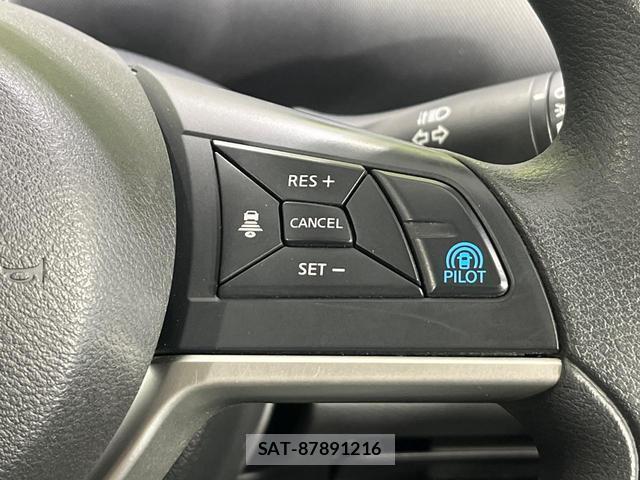 Nissan SERENA 2016-11 8548074-5