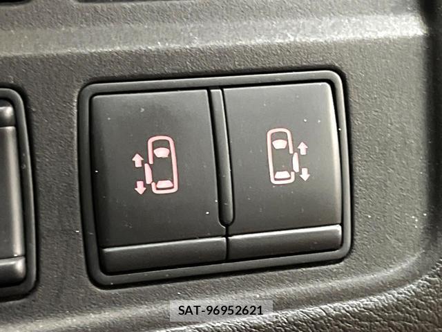 Nissan SERENA 2017-01 8548395-5