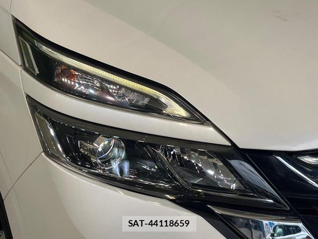 Nissan SERENA 2017-08 8548586-12