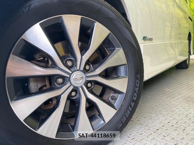 Nissan SERENA 2017-08 8548586-13