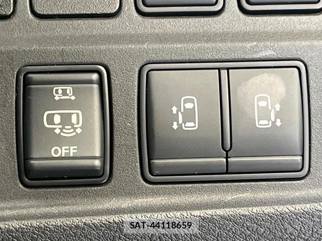 Nissan SERENA 2017-08 8548586-2