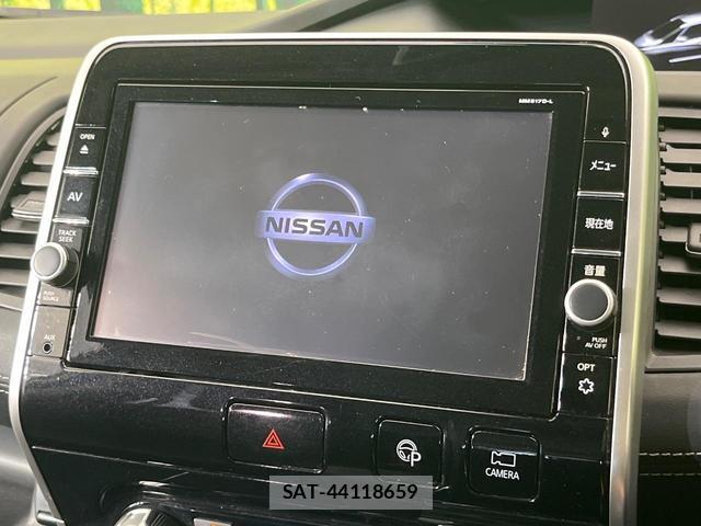 Nissan SERENA 2017-08 8548586-3