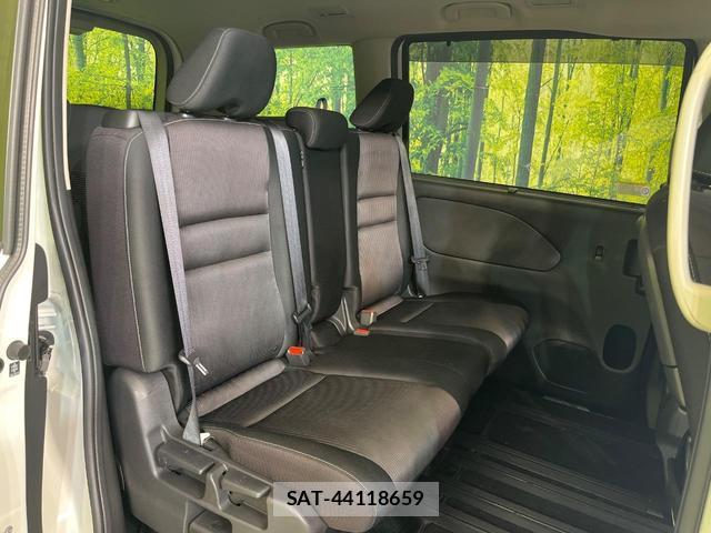 Nissan SERENA 2017-08 8548586-8