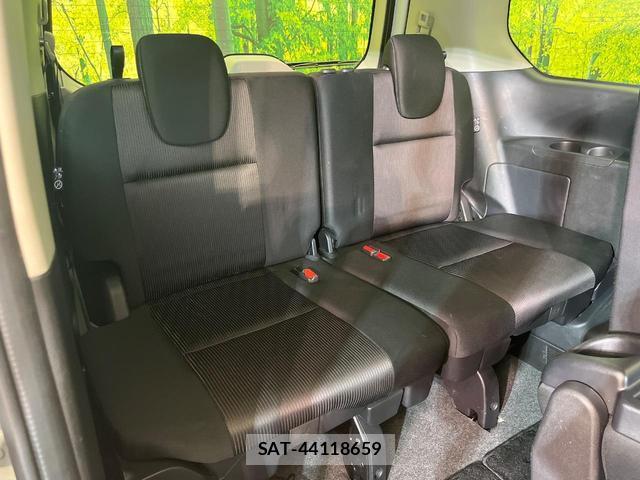 Nissan SERENA 2017-08 8548586-9
