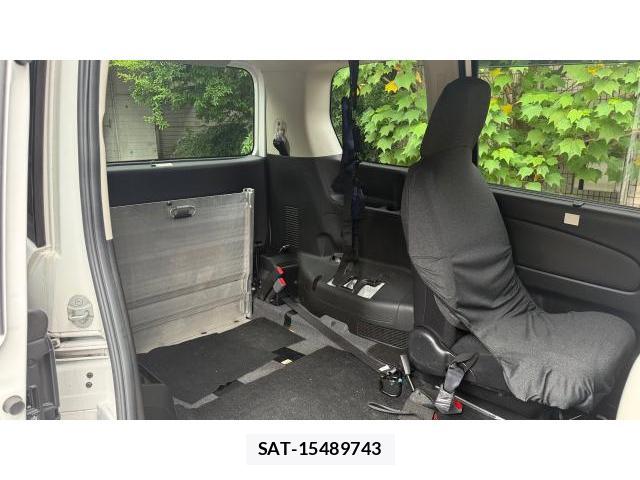 Nissan SERENA 2015 8548958-7