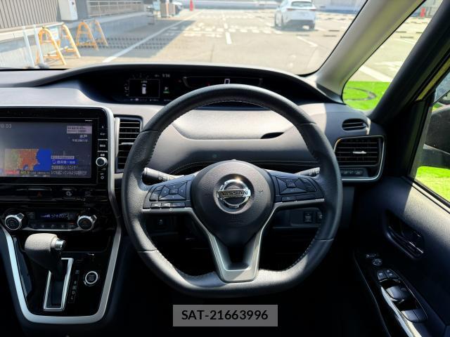 Nissan SERENA 2016-11 8548960-11