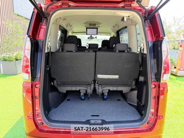 Nissan SERENA 2016-11 8548960-13