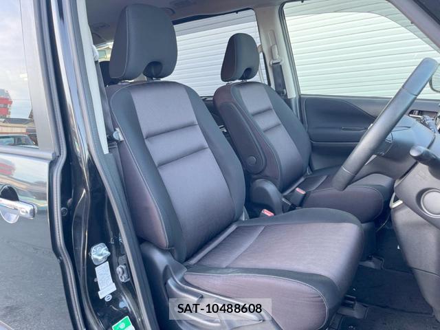 Nissan SERENA 2016-10 8549438-11