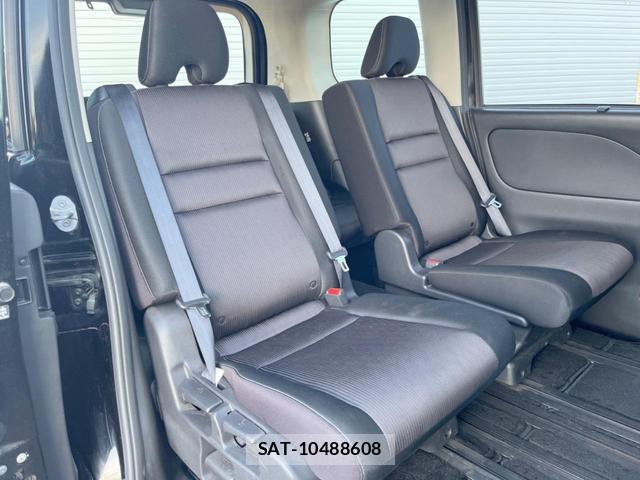 Nissan SERENA 2016-10 8549438-12