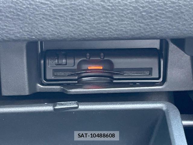 Nissan SERENA 2016-10 8549438-7