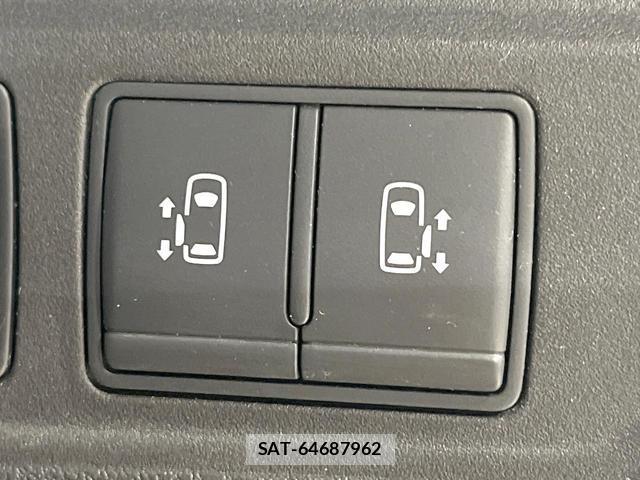 Nissan SERENA 2017-01 8549646-5