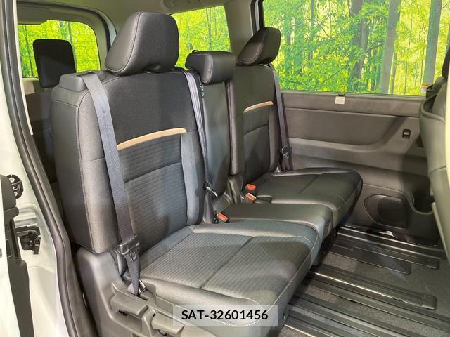 Nissan SERENA 2026-03 8550461-9