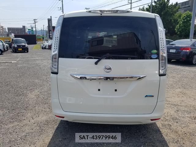 Nissan SERENA 2013-10 8550492-5