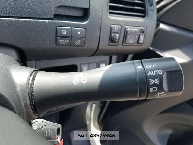 Nissan SERENA 2013-10 8550492-6