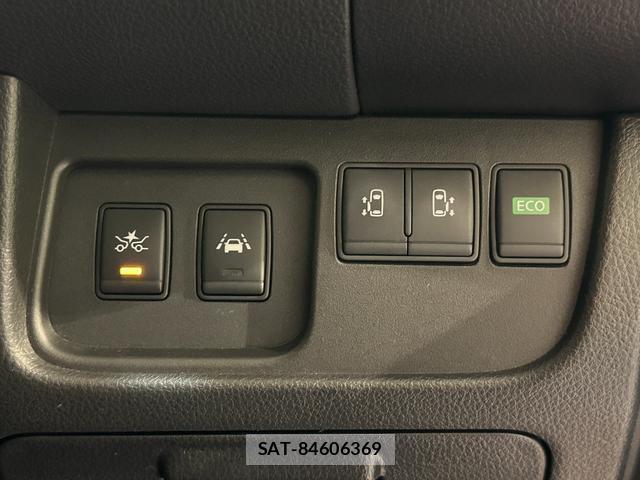 Nissan SERENA 2014-07 8551253-9