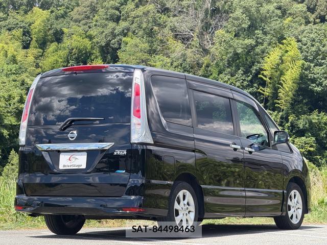 Nissan SERENA 2012-08 8551431-1