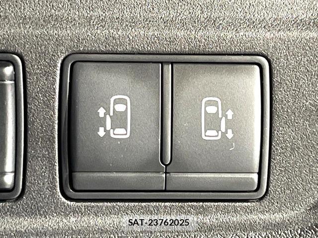 Nissan SERENA 2016-10 8551911-2