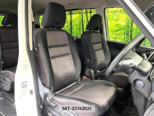 Nissan SERENA 2016-10 8551911-7