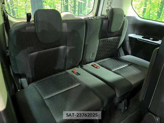 Nissan SERENA 2016-10 8551911-9