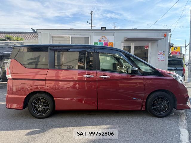 Nissan SERENA 2017-03 8552149-3