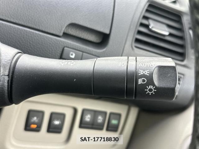 Nissan SERENA 2014-10 8552228-15