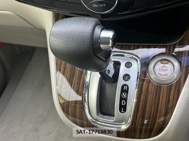 Nissan SERENA 2014-10 8552228-17