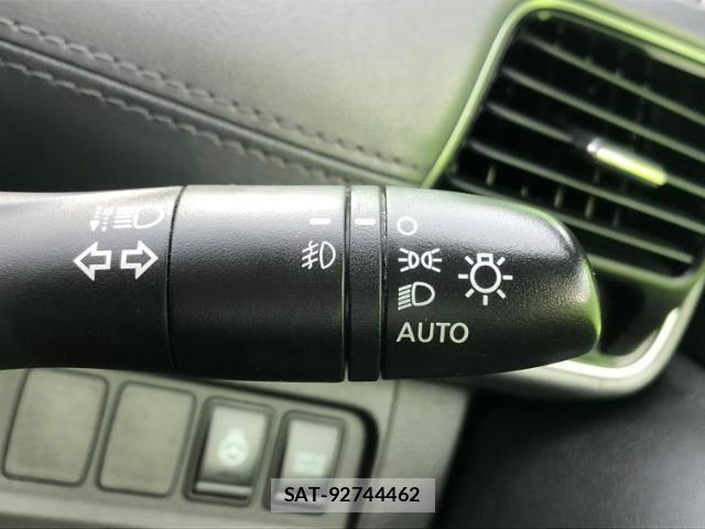 Nissan SERENA 2019-09 8552259-15
