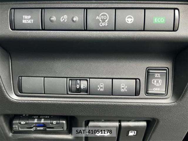 Nissan SERENA 2023-10 8552449-13