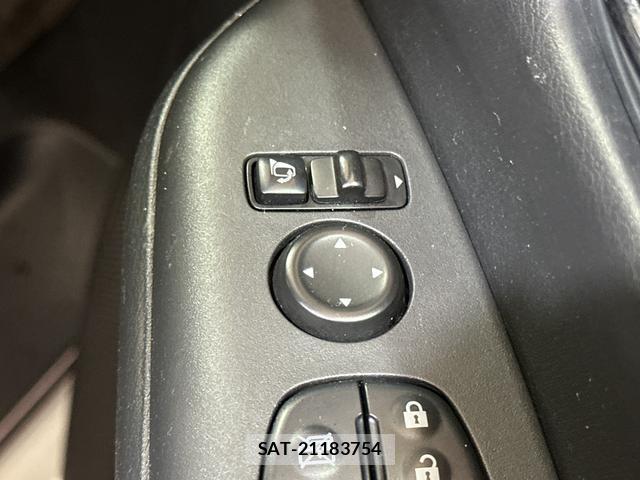 Nissan SERENA 2019-07 8552789-10