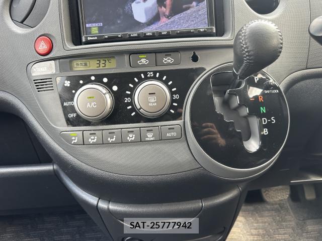 Toyota SIENTA 2014-03 8545493-10
