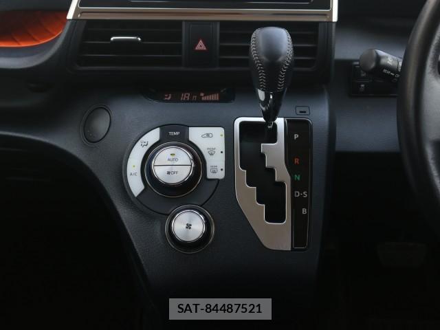 Toyota SIENTA 2015-09 8545899-15