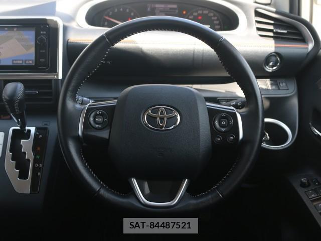 Toyota SIENTA 2015-09 8545899-17