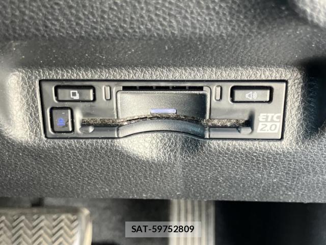 Toyota SIENTA 2023-07 8546033-17