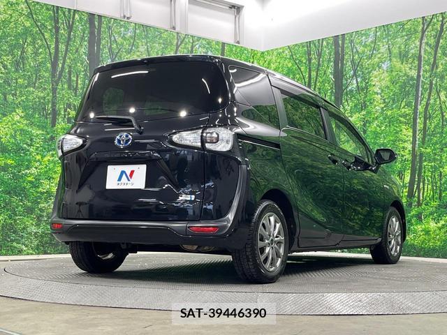 Toyota SIENTA 2017-10 8546859-16