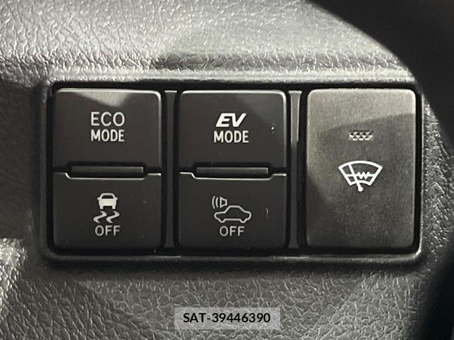 Toyota SIENTA 2017-10 8546859-5