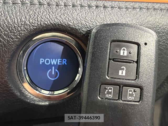 Toyota SIENTA 2017-10 8546859-6